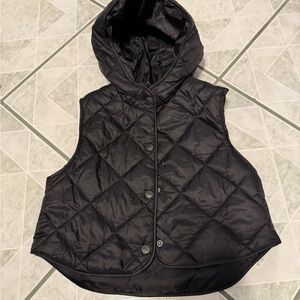 Zara Black Quilted Hooded Vest with Water-Resistant Finish